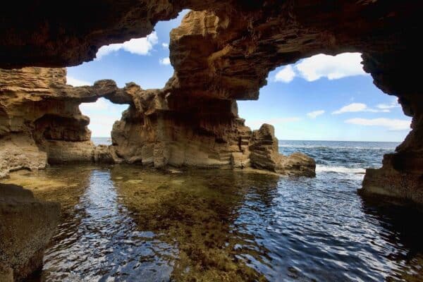 Cueva Tallada en Denia: Descubre el encanto oculto de esta maravilla natural