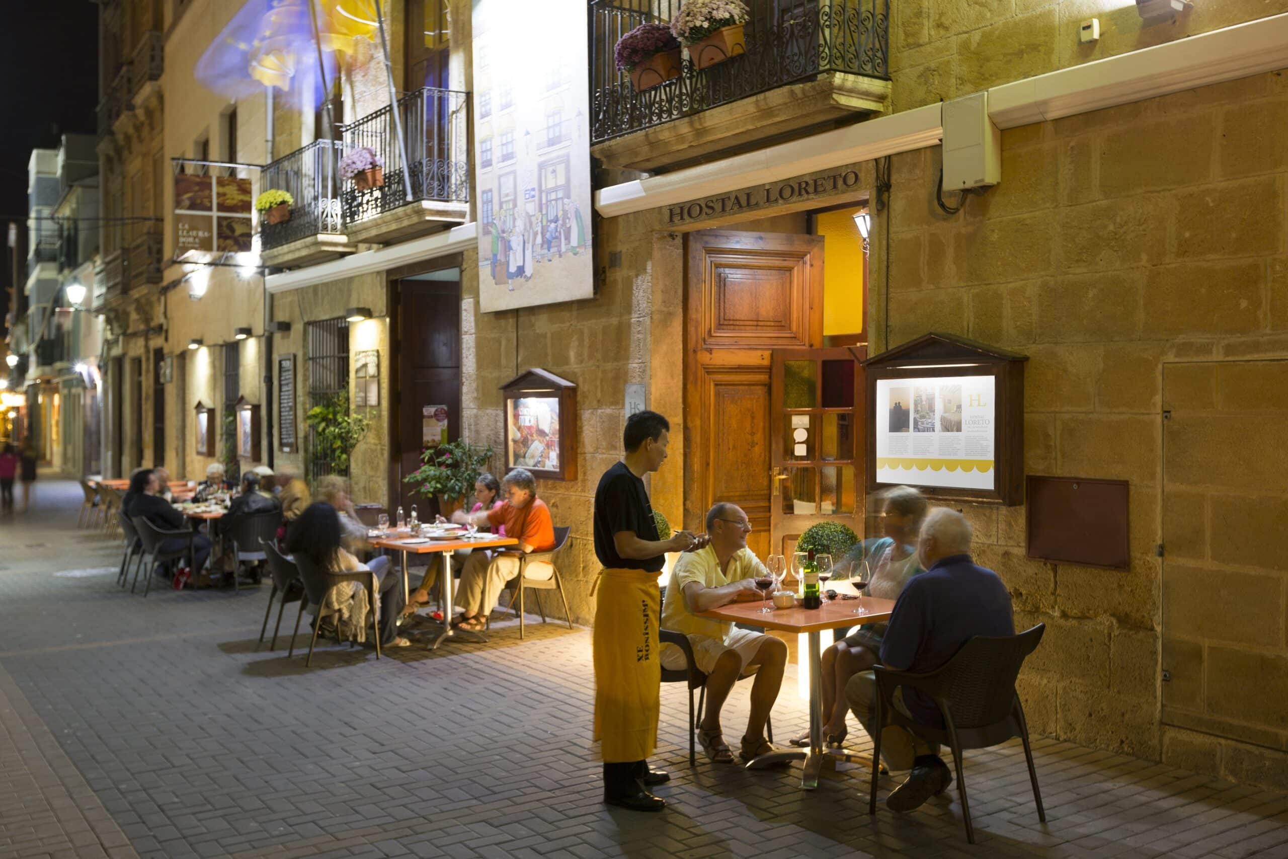 fachada hostal loreto centro denia