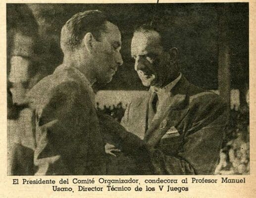 Ceremonia de condecoración a Manuel Usano.