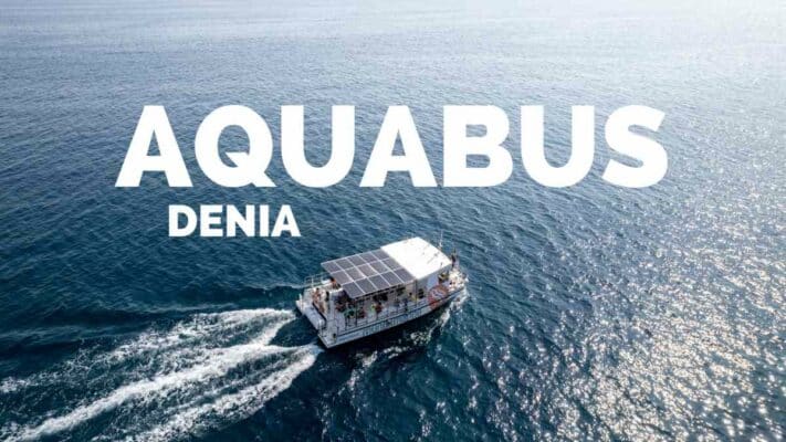 El aquabus de Mundo Marino recorre el puerto de Dénia con cuatro paradas