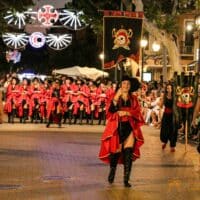 Desfile de piratas en las fiestas de Dénia