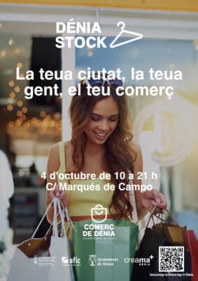 Mujer comprando en Dénia Stock, 4 de octubre.