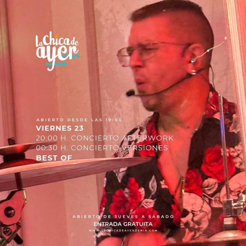 Baterista en concierto en La Chica de Ayer Dénia