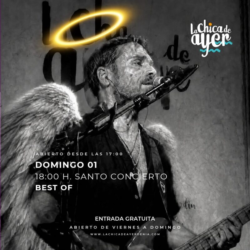 Cantante con alas de ángel actuando en concierto en vivo