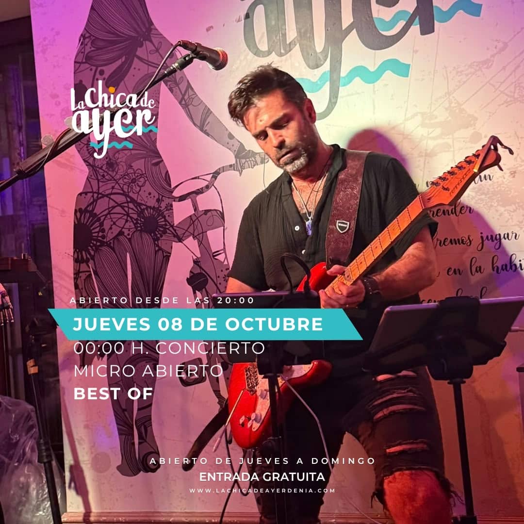 Guitarrista en concierto en La Chica de Ayer Dénia